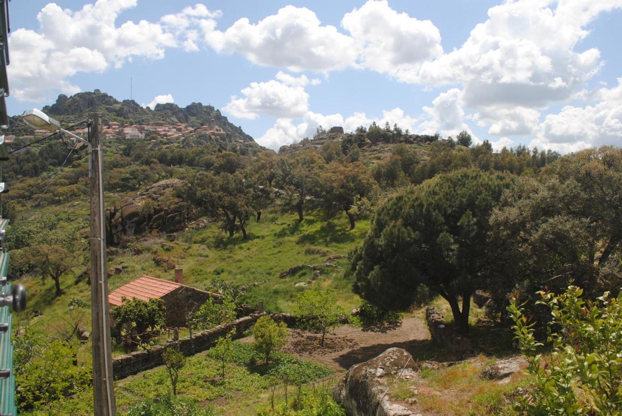 Vila Moradia Familia Escoto Monsanto Exteriér fotografie