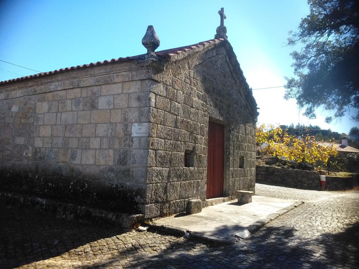 Vila Moradia Familia Escoto Monsanto Exteriér fotografie