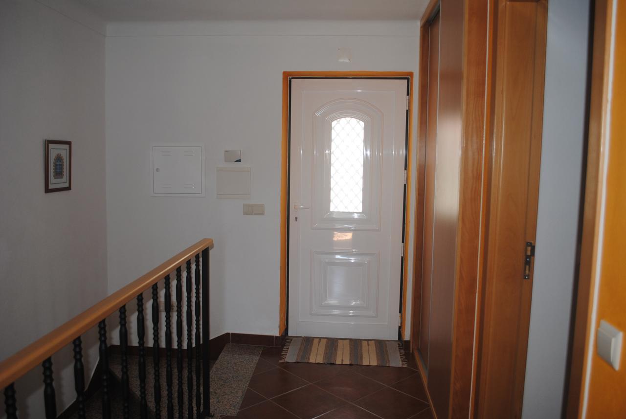 Vila Moradia Familia Escoto Monsanto Exteriér fotografie